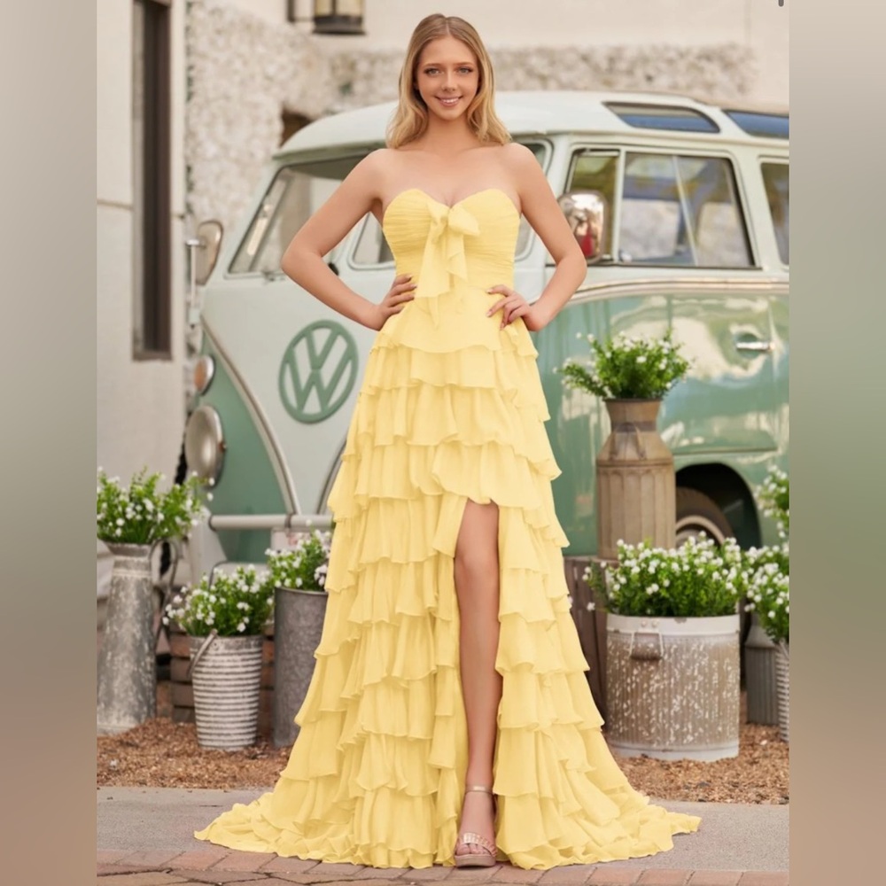 KissProm•Cinizia•Chiffon Sweetheart Tiered Ruffles Dress with Slit•Size 0•NWT